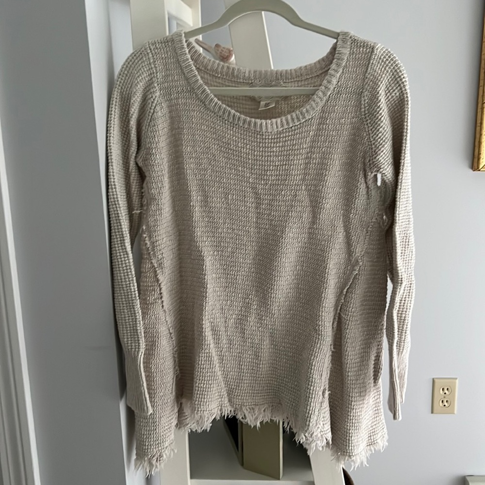Womens size M cream oatmeal knit sweater